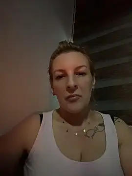 Hot-Milf4U's Webcam Show