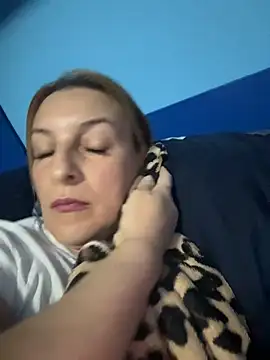 Hot-Milf4U's Webcam Show