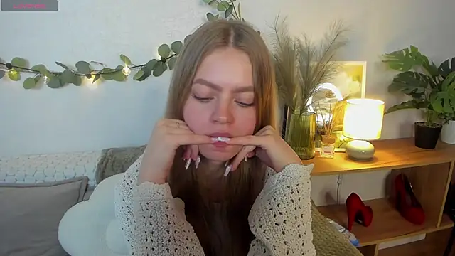 HoneyEmilly's Live XXX Chat