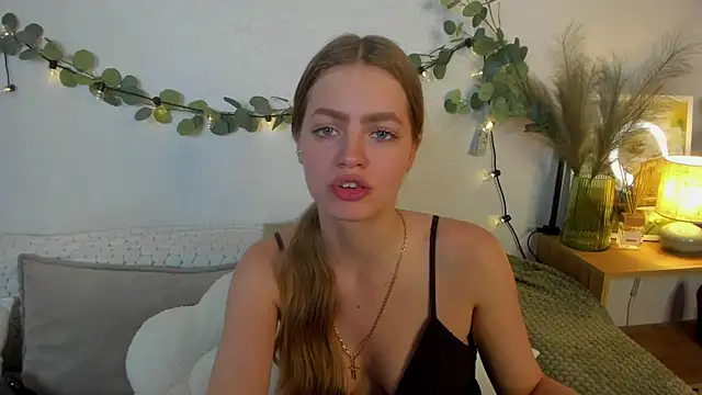 HoneyEmilly Adlı Modelin Canlı XXX Sohbeti