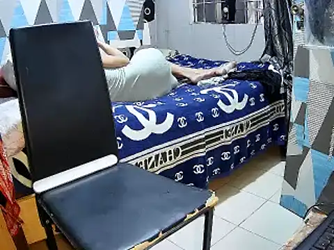 הופעת וובקאם של Trish_CurveCock