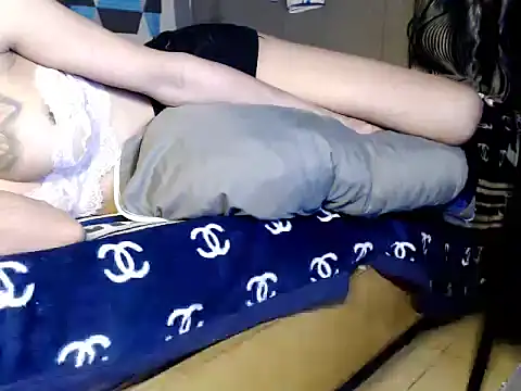 Trish_CurveCock Show in webcam
