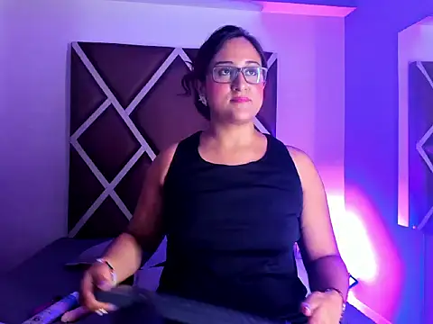 צ'אט XXX בשידור חי של nahala_23