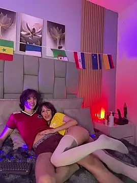 Mika_love_milo: διαδικτυακό σόου στην κάμερα