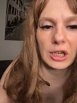 Pertunjukan Kamera Web Lena_Sophie