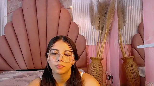 Kyomi_Hunt Chat XXX in diretta