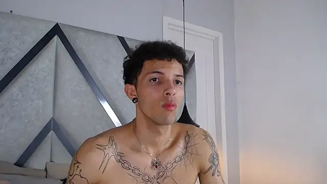 EnzoHunters Webcam show