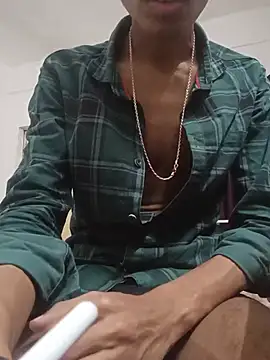 rohit_cockyboyn Webbikameraesitys