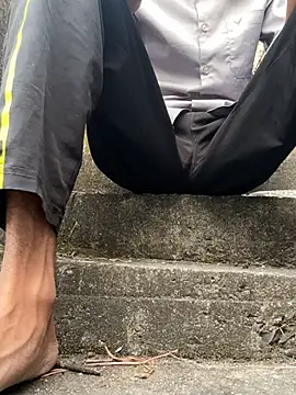 rohit_cockyboyn Webbikameraesitys