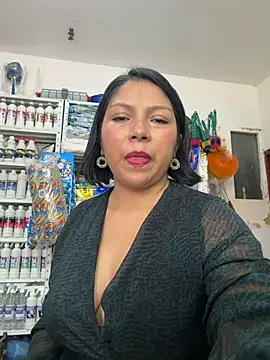 ISABELLA__LUNA Show in webcam
