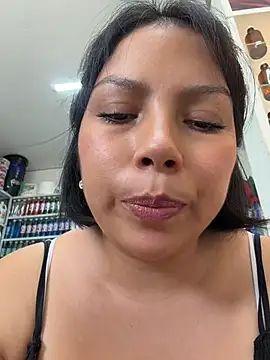 ISABELLA__LUNA's Live XXX Chat