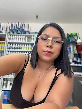 צ'אט XXX בשידור חי של ISABELLA__LUNA