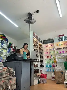 Chat +18 de ISABELLA__LUNA ao vivo