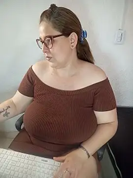 Chat +18 de Kataleyamilf69_ ao vivo