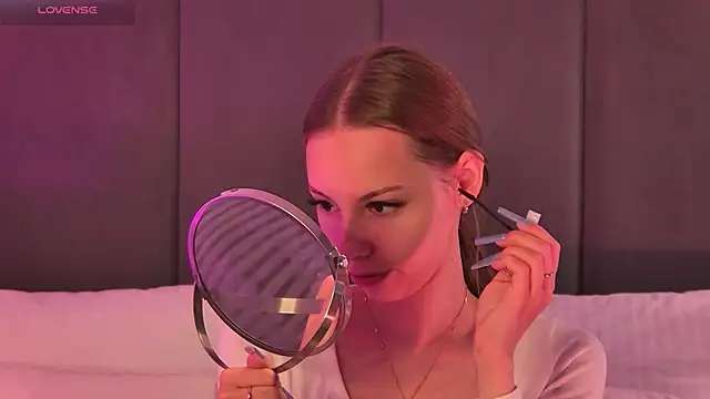 JulyOwens Pertunjukan Webcam
