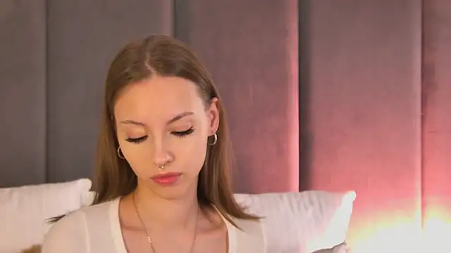 JulyOwens Adlı Modelin Canlı XXX Sohbeti