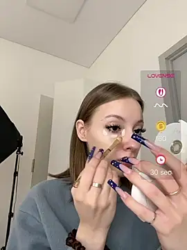 JulyOwens Chat XXX in diretta