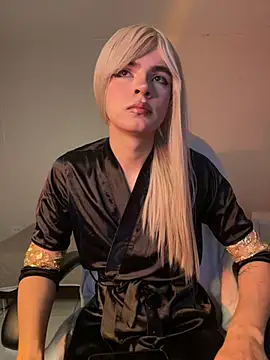 lanadoll20: διαδικτυακό σόου στην κάμερα