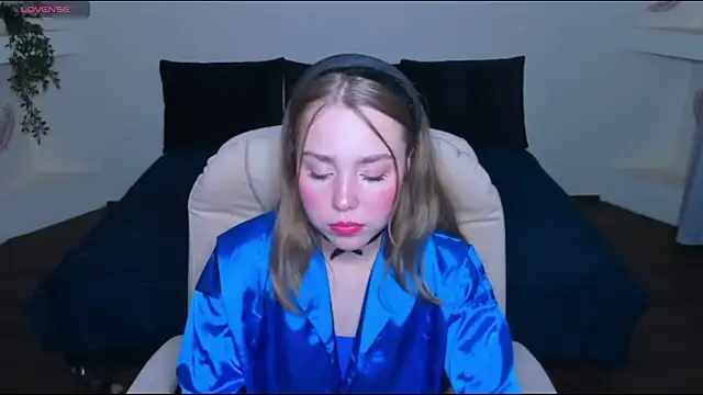 XXX chat uživo modela bad_habit_babe