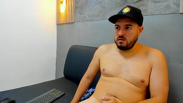 Show modela HARRY_SMIHT na web-kameri