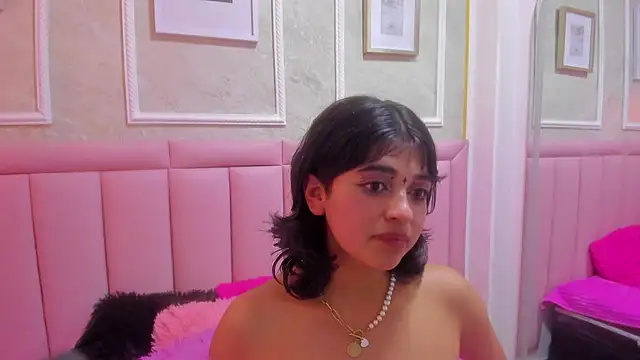 velvet_girll Adlı Modelin Canlı XXX Sohbeti