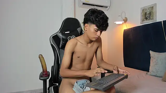 jacob_cum23 webcam show