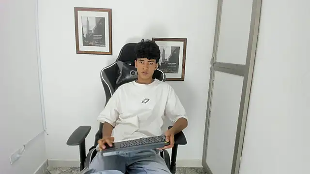jacob_cum23 Show in webcam
