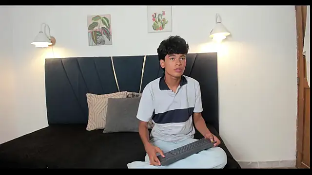 jacob_cum23のウェブカメラショー