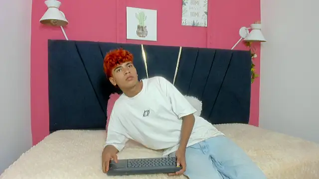 jacob_cum23 Adlı Modelin Web Kamerası Şovu