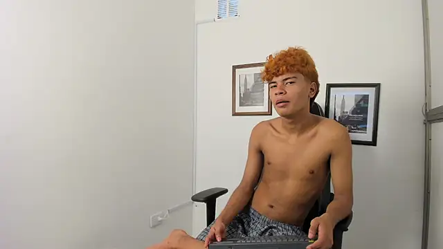 jacob_cum23: διαδικτυακό σόου στην κάμερα