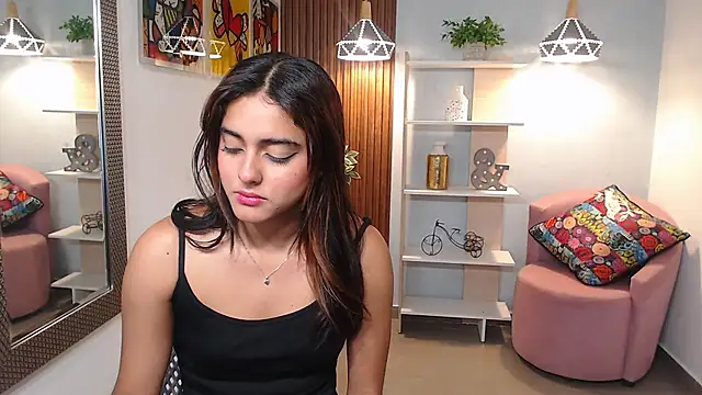 _Lucy_Grey_ Adlı Modelin Canlı XXX Sohbeti