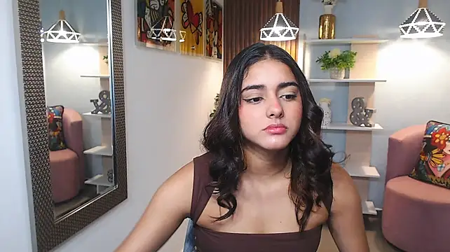_Lucy_Grey_ Adlı Modelin Canlı XXX Sohbeti