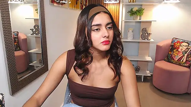 _Lucy_Grey_ Adlı Modelin Canlı XXX Sohbeti