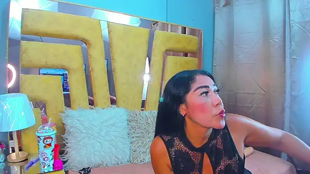 VikyThomsonn Chat XXX in diretta