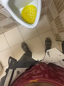 Bombay_boy: διαδικτυακό σόου στην κάμερα