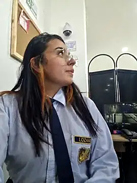 Pertunjukan Kamera Web Angela__05