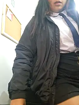 Angela__05: διαδικτυακό σόου στην κάμερα