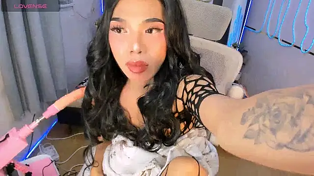 Alexa_therealhorsecock 在線直播表演