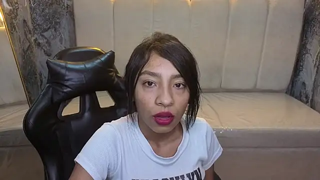 دردشة Adarasuri_v الجنسية المباشرة