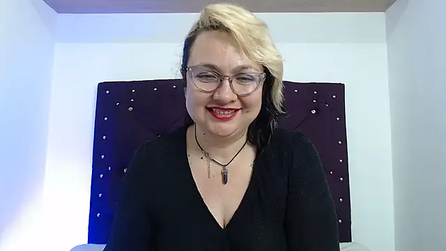 Chat XXX en directo de AnyaLuxx