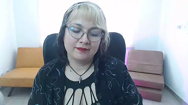 AnyaLuxx's Live XXX Chat