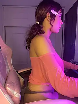 Ryliaaa Webcamshow