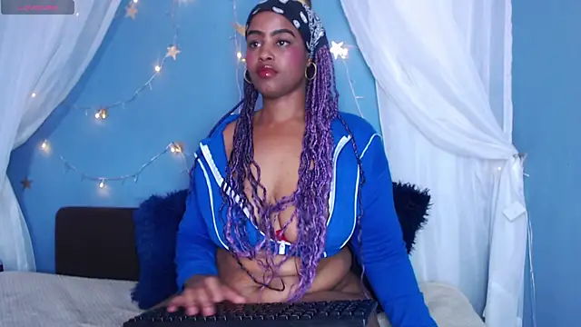 ayla-0 Live XXX-chat