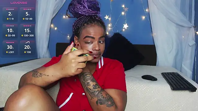 ayla-0 Webcam show