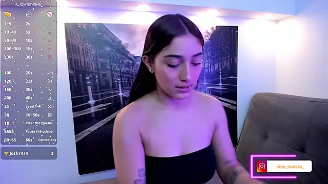 Chat XXX en directo de Nina-Mars