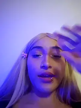 Nina-Mars Pertunjukan Webcam