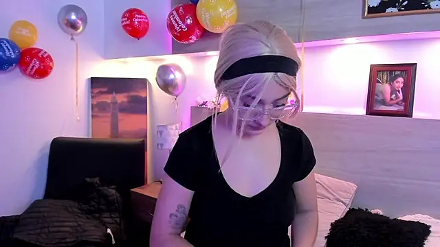 Nina-Mars élő XXX-chatje