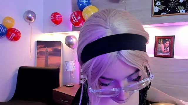 Chat XXX ao vivo de Nina-Mars