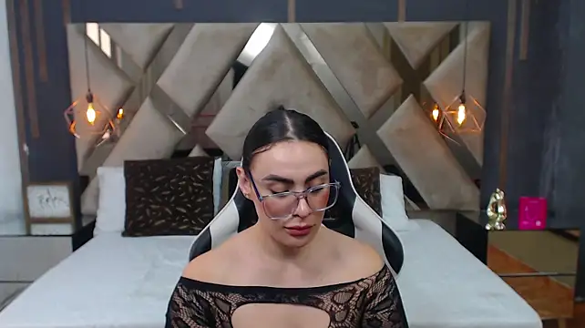 Chat +18 de MartinaaFit ao vivo