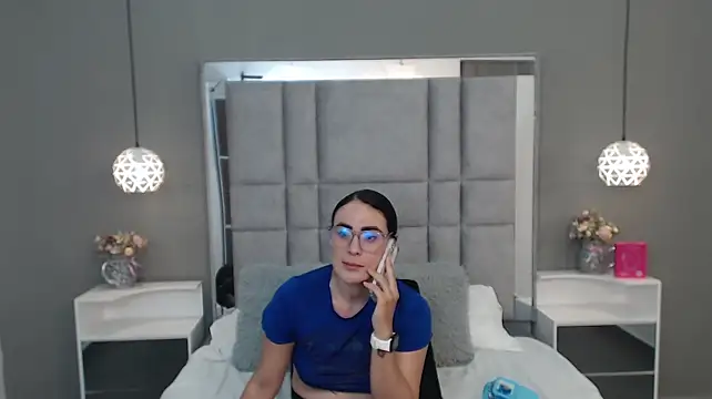 Chat +18 de MartinaaFit ao vivo